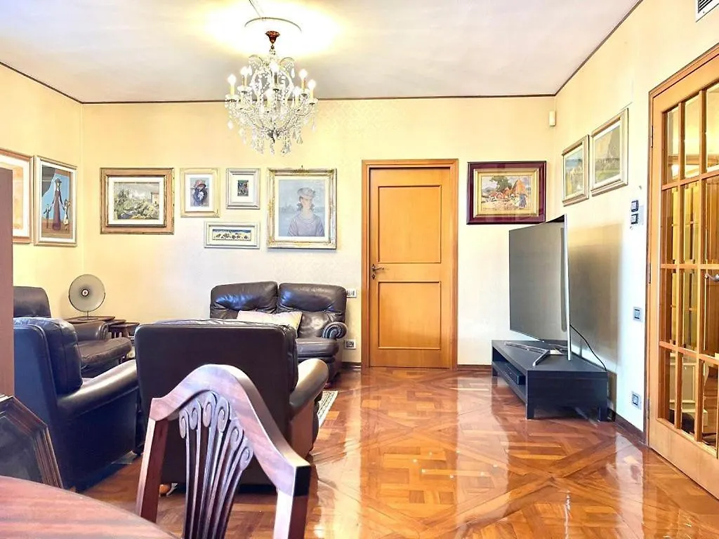 Lägenhet Appartamento Fronte Mare Con Parcheggio Privato Viareggio