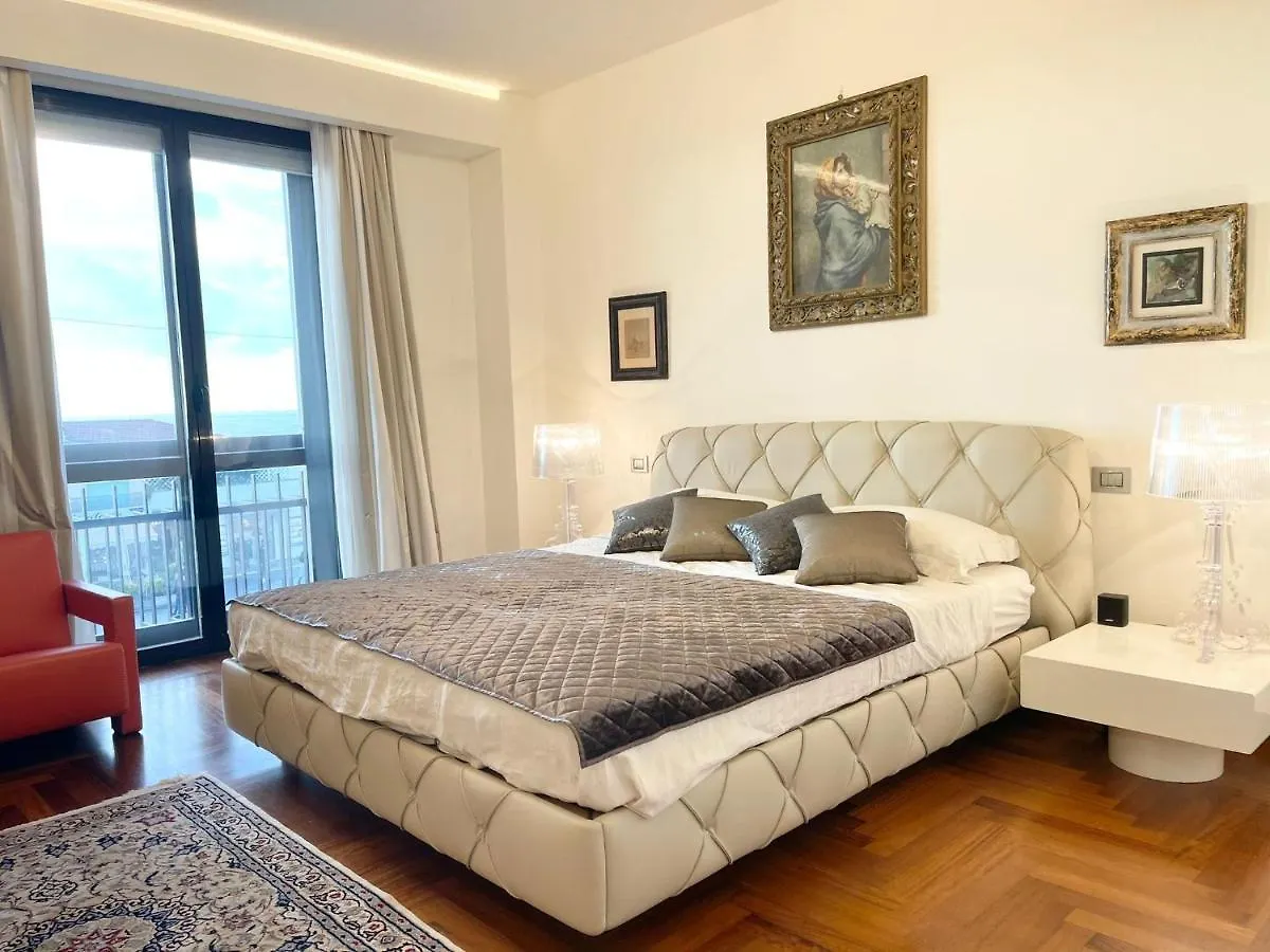 Appartamento Fronte Mare Con Parcheggio Privato Viareggio 0*,  Italy