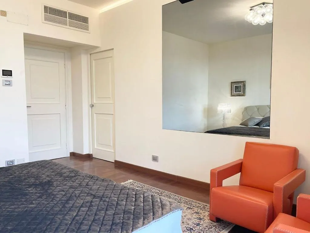 Appartamento Fronte Mare Con Parcheggio Privato Viareggio Apartment