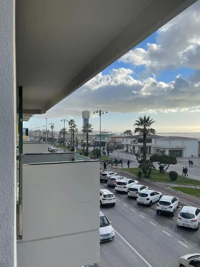 Appartamento Fronte Mare Con Parcheggio Privato Viareggio 0*,