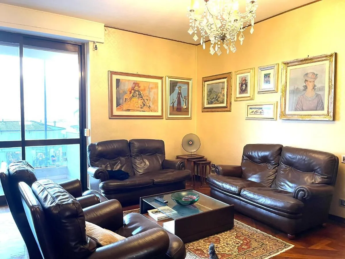 Appartamento Fronte Mare Con Parcheggio Privato Viareggio Italy